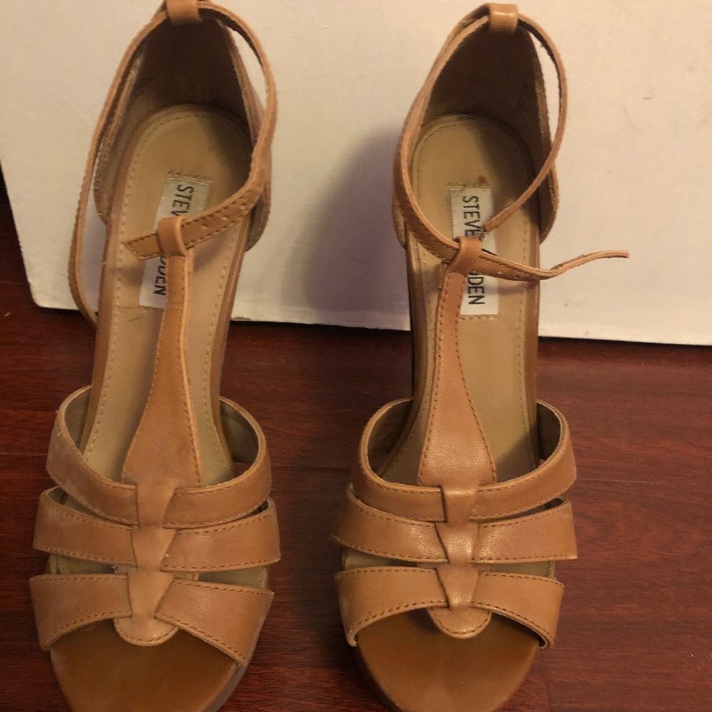 Steve Madden tan heels